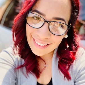 Meet your Posher, Lauren